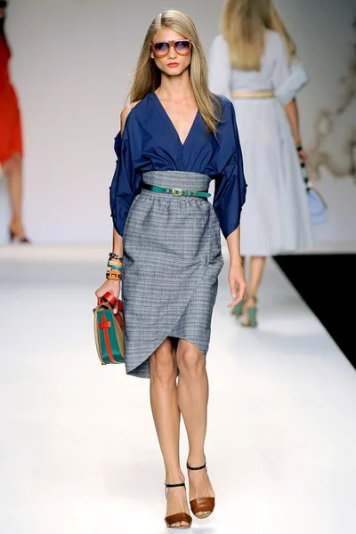 Look 7